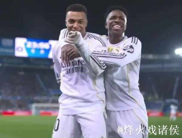 阿隆索长记性了！重用皇马24岁巨星+2场进2球，居莱尔又首发被换