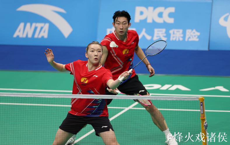 十五运会羽毛球比赛收官 赛场诠释坚持与激情